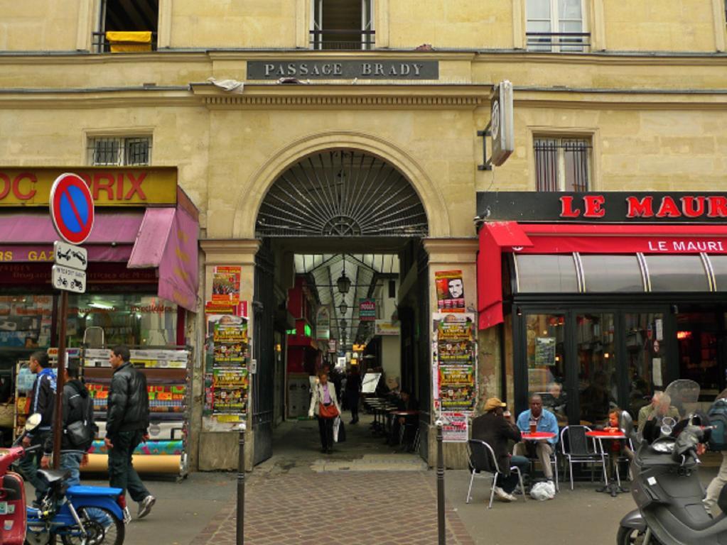 Private Room In A Parisian Homestay! - Close To It All! Esterno foto