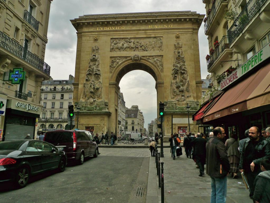 Private Room In A Parisian Homestay! - Close To It All! Esterno foto