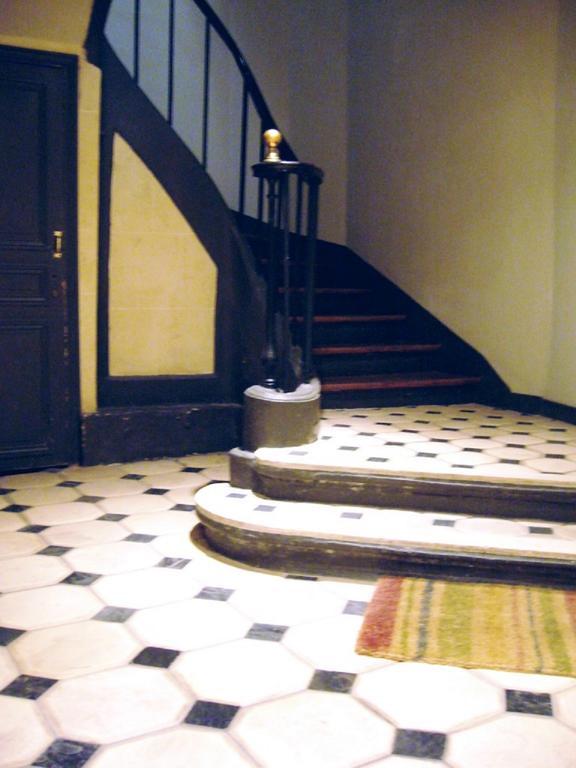 Private Room In A Parisian Homestay! - Close To It All! Esterno foto